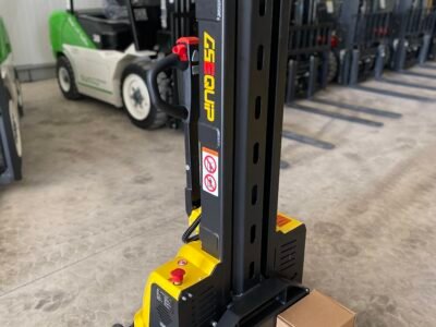 Self- Lifting Stacker