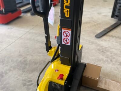 Self- Lifting Stacker